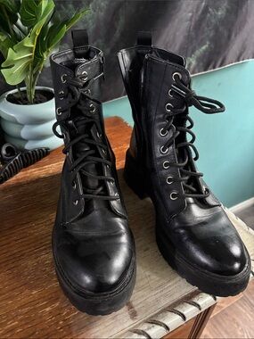 American Eagle Outfitters Black Lace-Up Platform Combat Boots